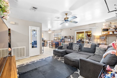 114 San Jacinto St, Huntsville, TX 77320 - photo 4