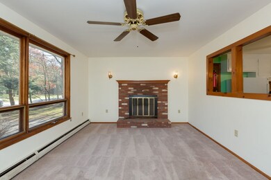 9 Craig Dr, MerriMacK, NH 03054 - photo 4