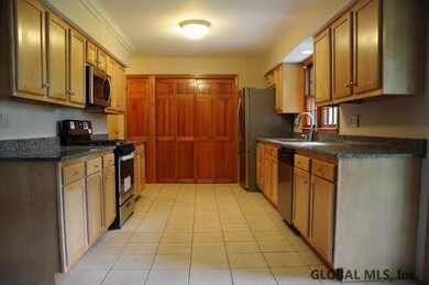 526 Delaware Ave, Delmar, NY 12054 - photo 3