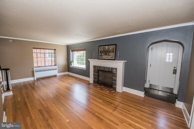 328 W Piccadilly St, Winchester, VA 22601 - photo 2