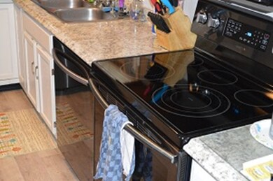 3 Glenwood Cir, Wareham, MA 02571 - photo 4