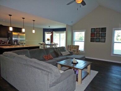 13454 Saddle Creek Ln, Grabill, IN 46741 - photo 3