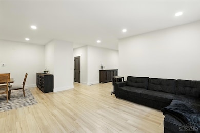 8303 Tidewater Ct, Cincinnati, OH 45255 - photo 7