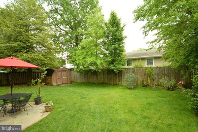 2942 Viewpoint Rd, Alexandria, VA 22314 - photo 4