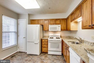 8520 Pine Meadows Dr, Odenton, MD 21113 - photo 4