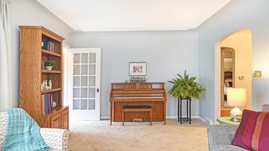 French door from LR to front entry