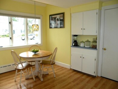 Kitchen Dining Area