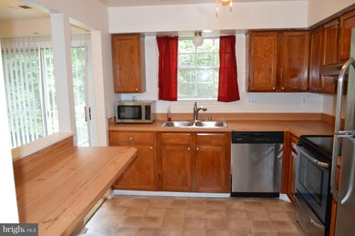 unlisted-address, Woodbridge, VA 22192 - photo 6