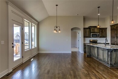 19513 W 210th St, Spring Hill, KS 66083 - photo 5