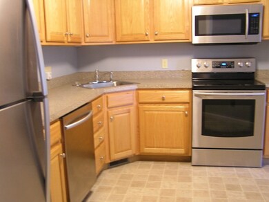 236 Bridle Cross Rd unit 236, Fitchburg, MA 01420 - photo 5