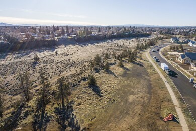 764 NW 13th St, Redmond, OR 97756 - photo 4