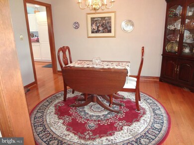 10402 Shaw Dr, Spotsylvania, VA 22553 - photo 5