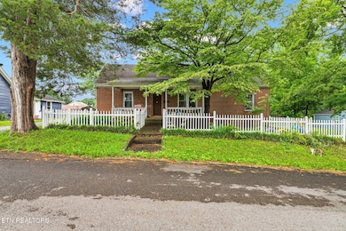 02-110-Kilgore-St-Athens-TN-2