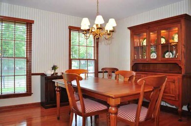 1652 Dartmouth Ct, Naperville, IL 60565 - photo 4