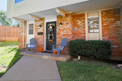 1963 Shorewood Dr, Grapevine, TX 76051 - photo 2