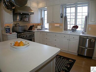 3035 E 2nd St, Duluth, MN 55812 - photo 4