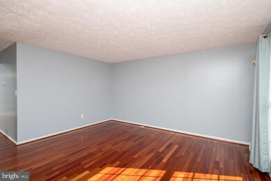 2118 Commissary Cir, Odenton, MD 21113 - photo 4