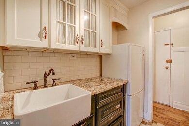 3790 Lyndhurst Dr unit 101, Fairfax, VA 22031 - photo 6