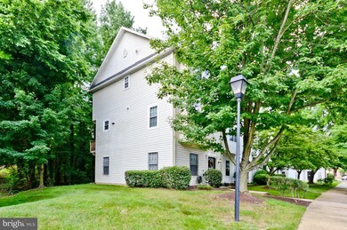 7159 Mahogany Dr, Hyattsville, MD 20785 - photo 2