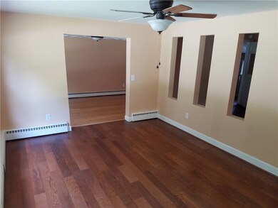LIVING ROOM VIEW OF FAMILY RM