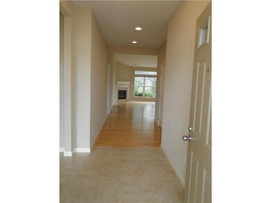 Entry/Foyer.
