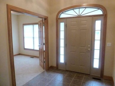 815 Villa Dr unit 3, Crystal Lake, IL 60014 - photo 3