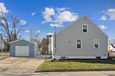 700 Knoll St SE, Cedar Rapids, IA 52403 - photo 3
