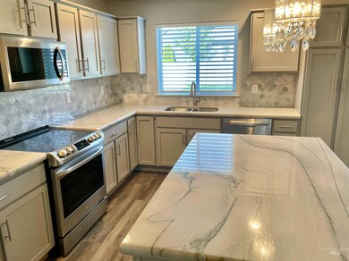 904 N Cardigan Place, Star, ID 83669 - photo 2