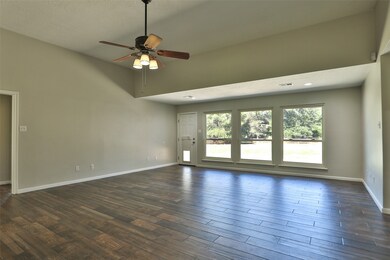 219 Tall Pines Dr, Magnolia, TX 77354 - photo 4