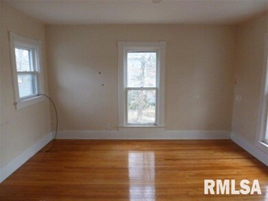 134 8th St, Lincoln, IL 62656 - photo 7