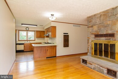 6117 Emerald Ln, Sykesville, MD 21784 - photo 6