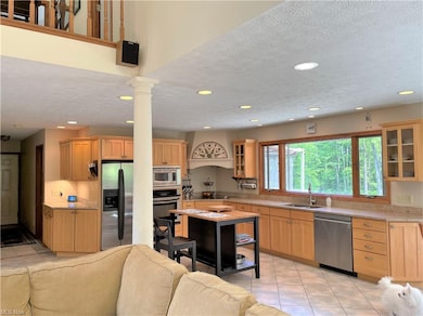 Full Kitchen view.