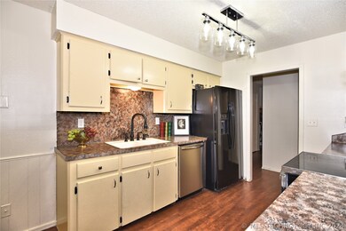 3114 S 214th East Ave, Broken Arrow, OK 74014 - photo 7