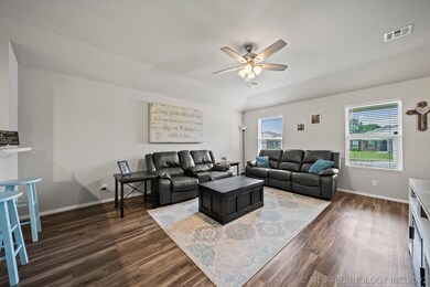 2921 E Pittsburg St, Broken Arrow, OK 74014 - photo 7