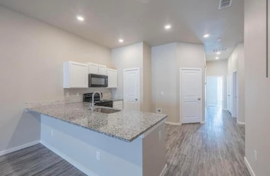 2109 N Avenue K unit B, Lubbock, TX 79403 - photo 4