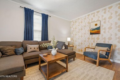 17-web-or-mls-1721 Crestview St - 017