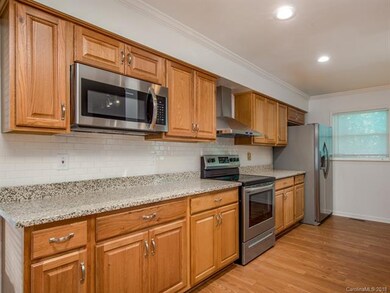 545 Caribou Rd, Asheville, NC 28803 - photo 6