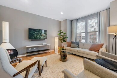 902 Coletta Cir, Naperville, IL 60563 - photo 5