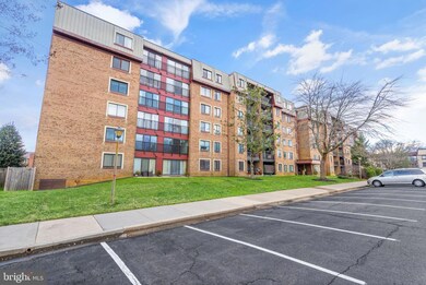 Treebrooke unit 610, Oakton, VA 22124 - photo 3