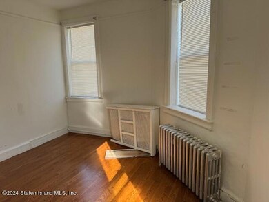 195 Cedar Ave unit 2 B, Staten Island, NY 10305 - photo 3