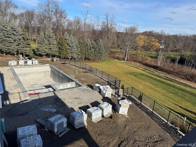 14 Stone Bridge Rd unit A, Purchase, NY 10577 - photo 4