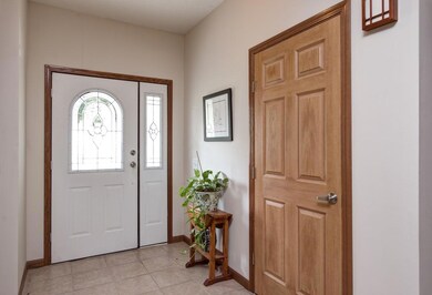 2 Foyer