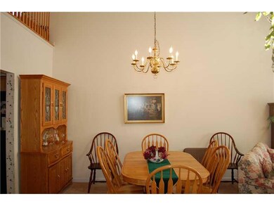 Dining Room. Dining room has easy access to the ki
