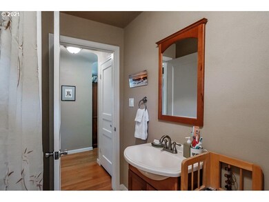 1086 8th Ave SW, Albany, OR 97321 - photo 7