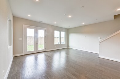 5516 Rosslyn Rd, Houston, TX 77091 - photo 5