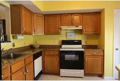 227 Poplar Dr, Reading, PA 19606 - photo 2