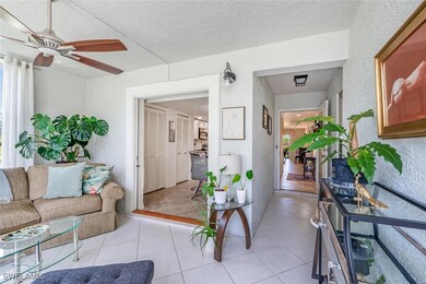 457 Country Hollow Ct unit 101, Naples, FL 34104 - photo 4