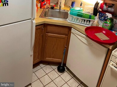 6011 Emerson St unit 406, Bladensburg, MD 20710 - photo 2