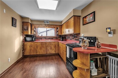 494 Kohl St, North Tonawanda, NY 14120 - photo 3