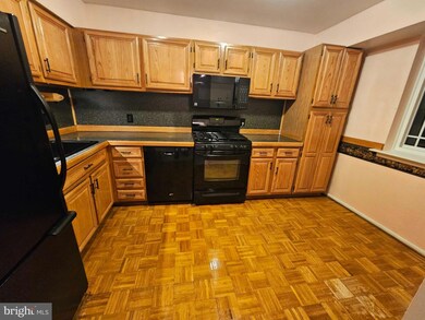 1575 Creekside Rd unit 21, Whitehall, PA 18052 - photo 4